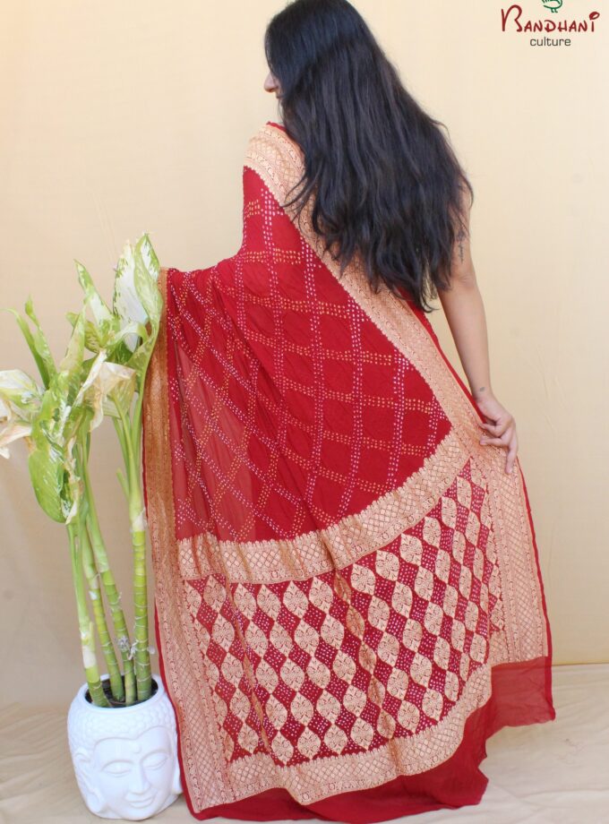 Maroon Border Pallu Neemjari Bandhej Saree